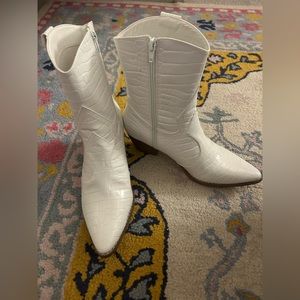 Y2K cowboy boots white pointed toe faux leather